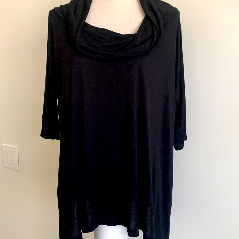 Suzanne Somers Black Tunic Top